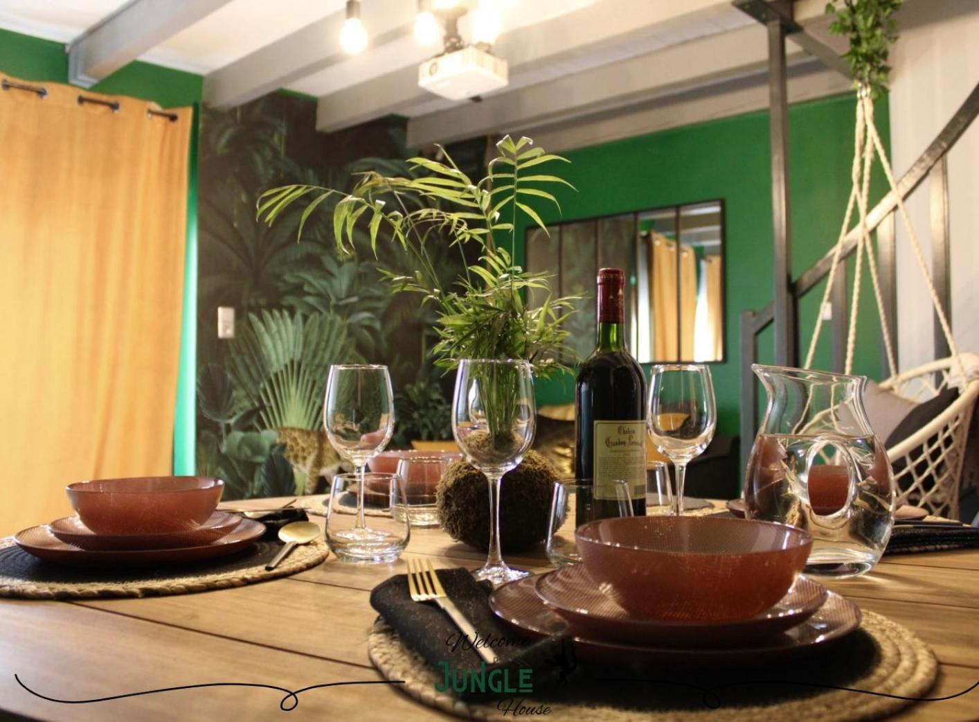 Maison "Jungle House" 90 M2 Billard, Retroprojecteur, Bar A Jeux , Vinyle, Wifi Fibre, Ideal Pro & Famille A Монбризон Экстерьер фото