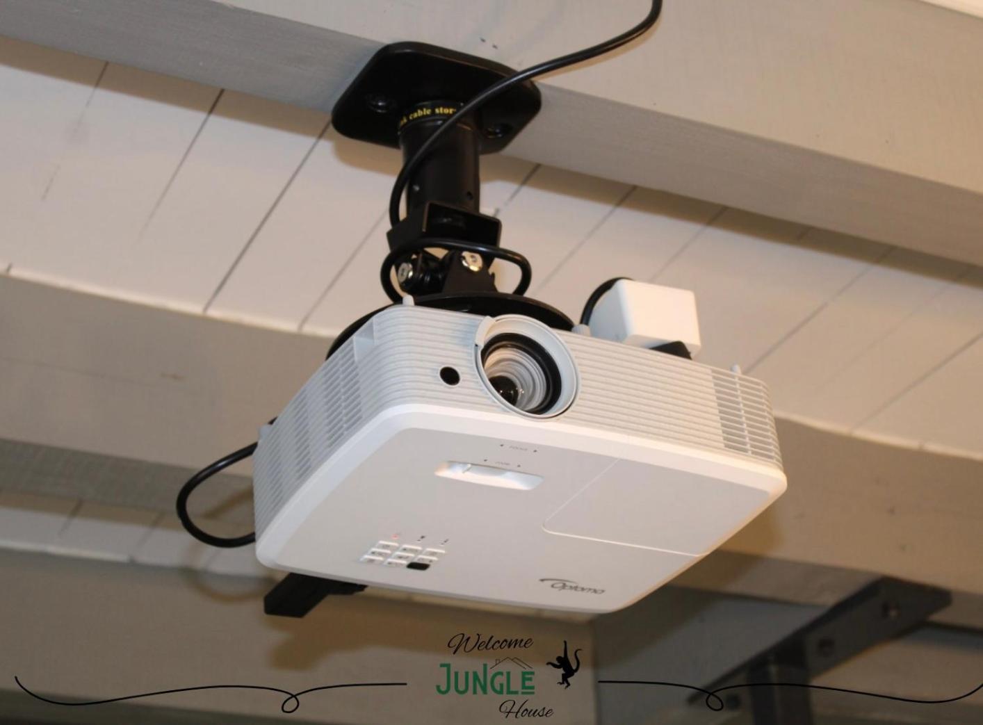 Maison "Jungle House" 90 M2 Billard, Retroprojecteur, Bar A Jeux , Vinyle, Wifi Fibre, Ideal Pro & Famille A Монбризон Экстерьер фото