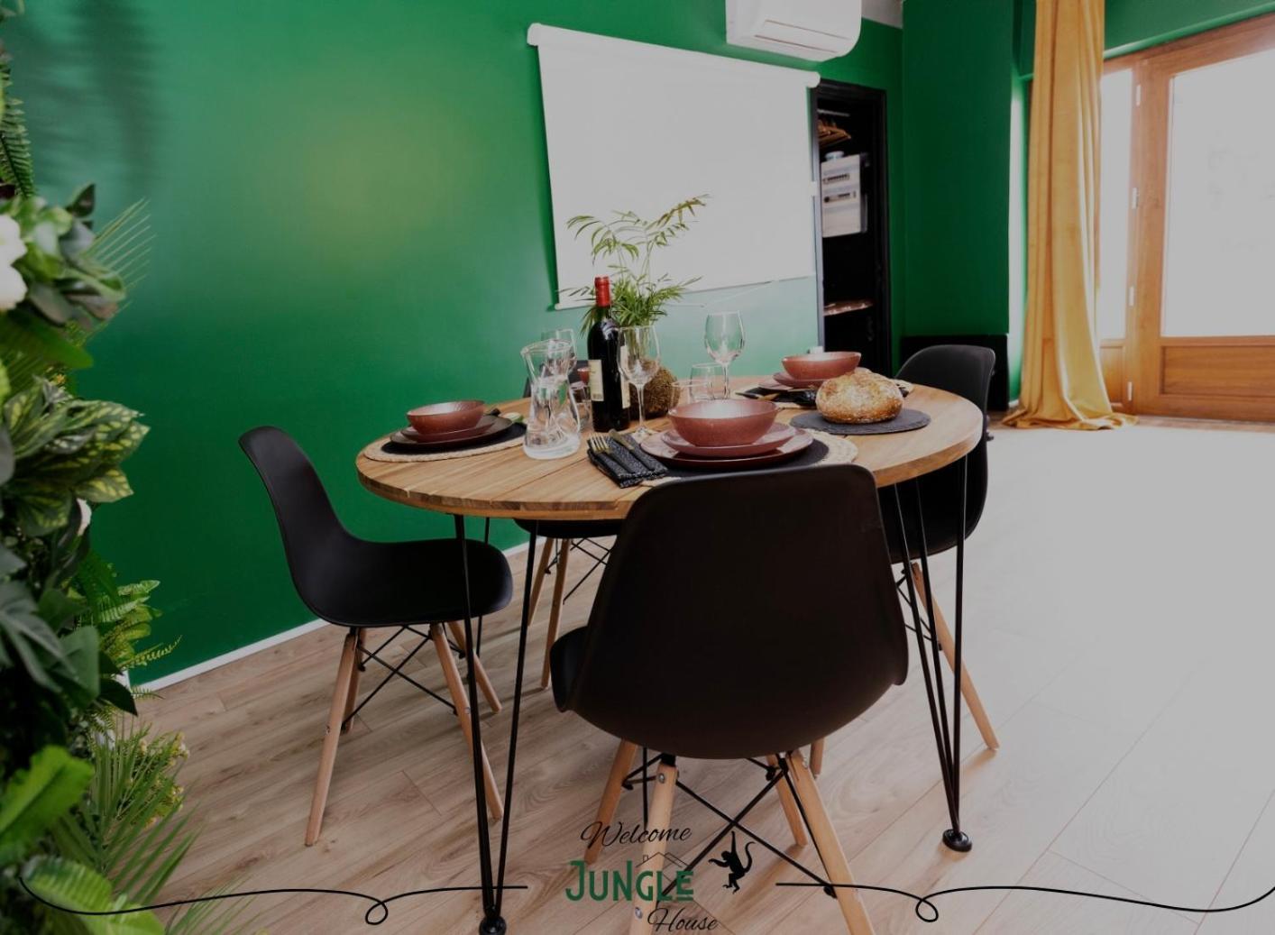Maison "Jungle House" 90 M2 Billard, Retroprojecteur, Bar A Jeux , Vinyle, Wifi Fibre, Ideal Pro & Famille A Монбризон Экстерьер фото
