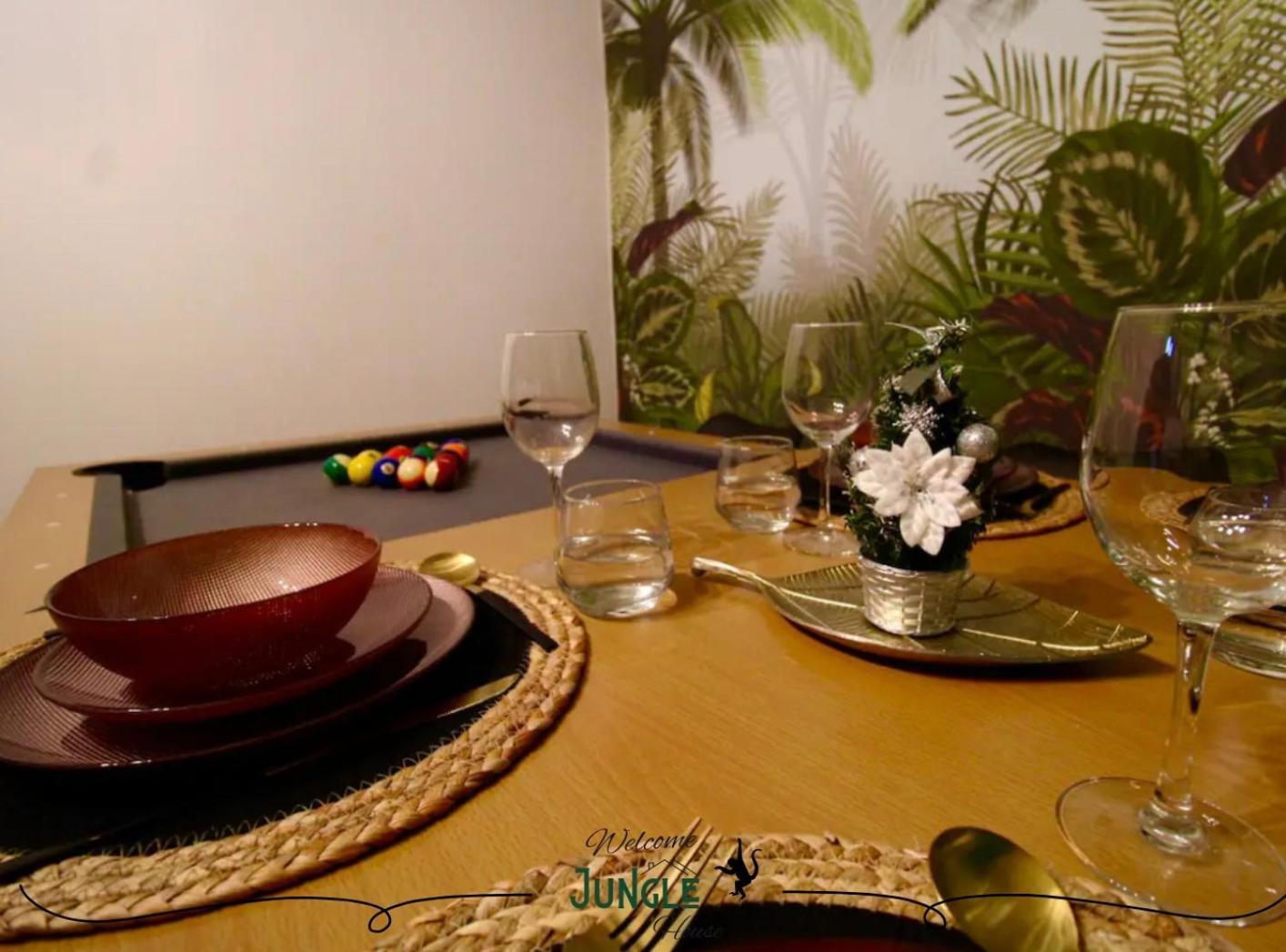 Maison "Jungle House" 90 M2 Billard, Retroprojecteur, Bar A Jeux , Vinyle, Wifi Fibre, Ideal Pro & Famille A Монбризон Экстерьер фото